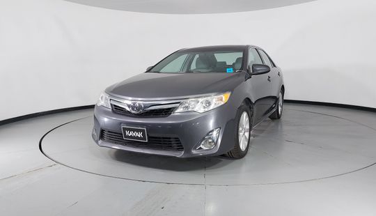 Toyota • Camry