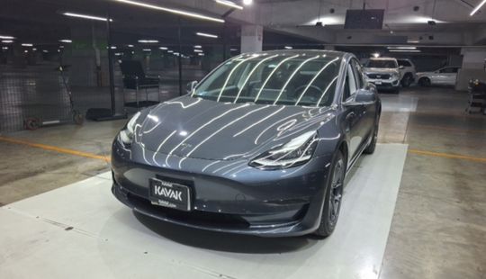 Tesla • Model 3