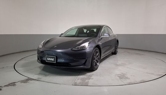 Tesla • Model 3