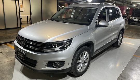 Volkswagen • Tiguan