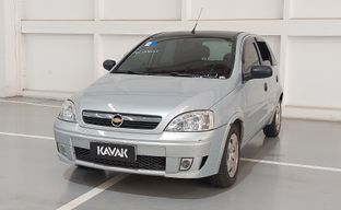 Chevrolet • Corsa