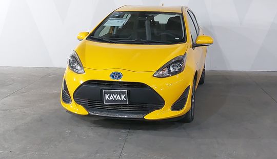 Toyota • Prius C