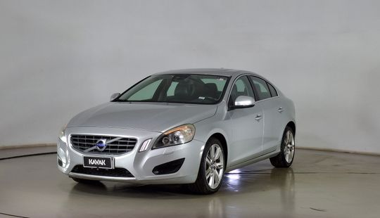 Volvo • S60