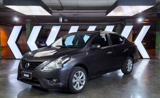 Nissan • Versa