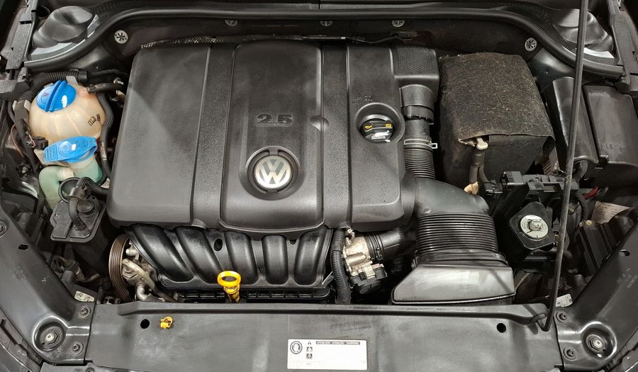 Volkswagen Jetta 2.5 SPORTLINE BOLSA PAQWELT TECHO TIP. Sedan 2015