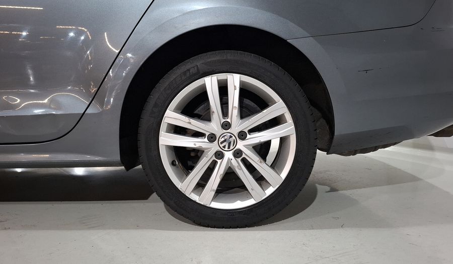 Volkswagen Jetta 2.5 SPORTLINE BOLSA PAQWELT TECHO TIP. Sedan 2015