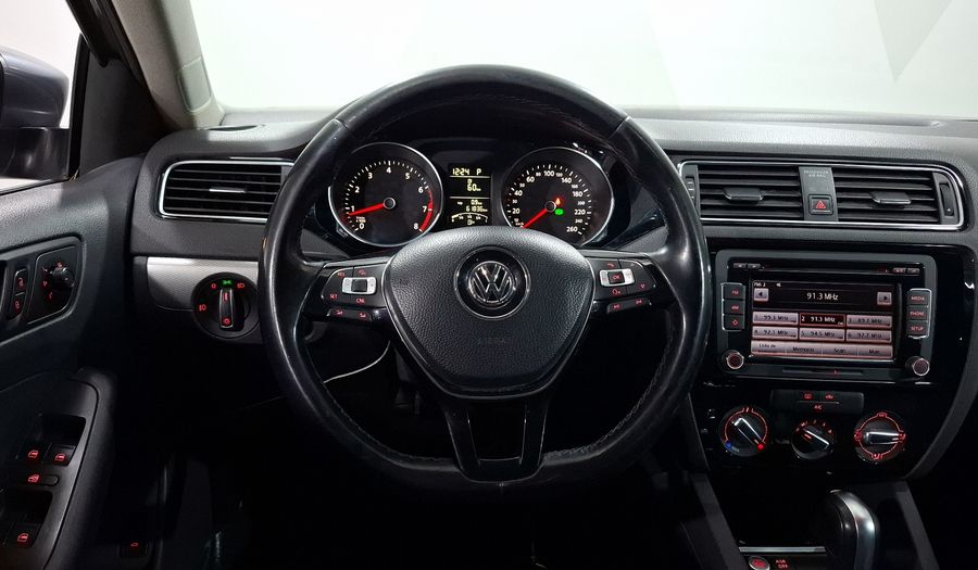 Volkswagen Jetta 2.5 SPORTLINE BOLSA PAQWELT TECHO TIP. Sedan 2015