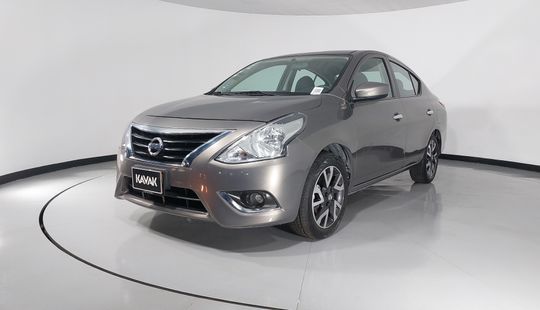 Nissan • Versa