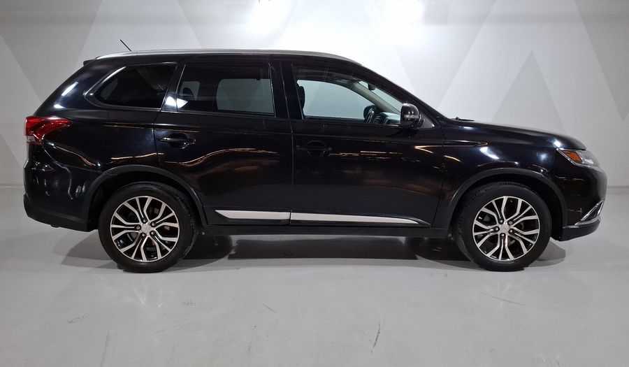 Mitsubishi Outlander 2.4 SE + Suv 2016