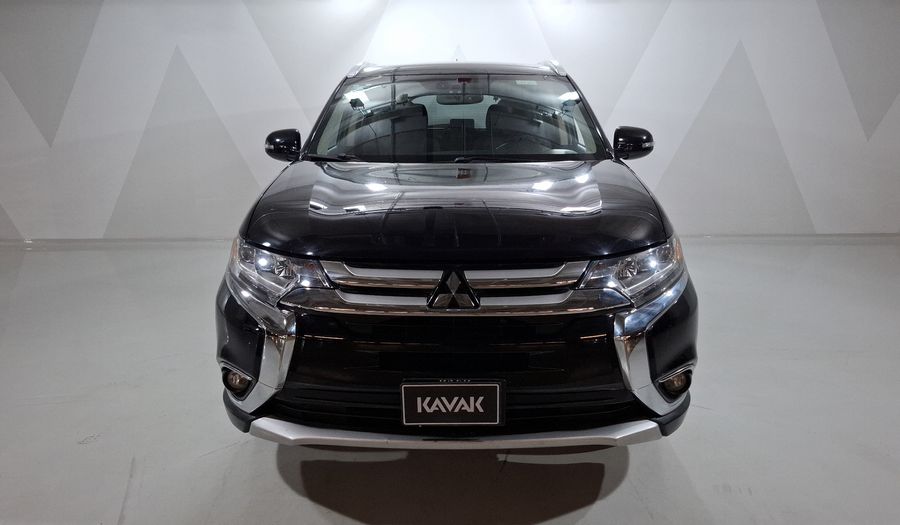 Mitsubishi Outlander 2.4 SE + Suv 2016