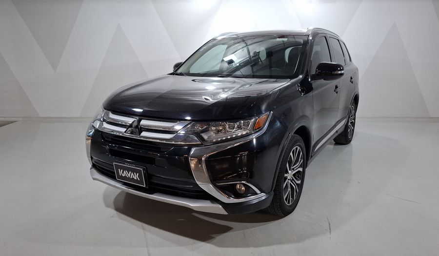 Mitsubishi Outlander 2.4 SE + Suv 2016