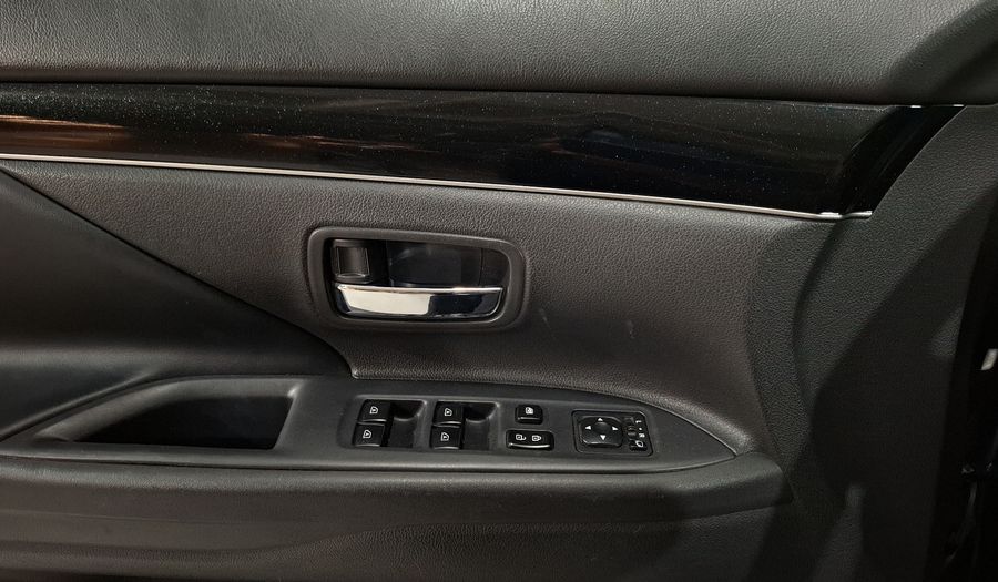 Mitsubishi Outlander 2.4 LIMITED CVT Suv 2020
