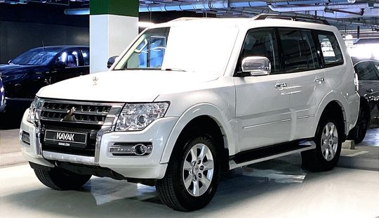 Mitsubishi • Pajero