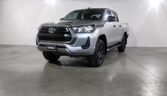 Toyota • Hilux