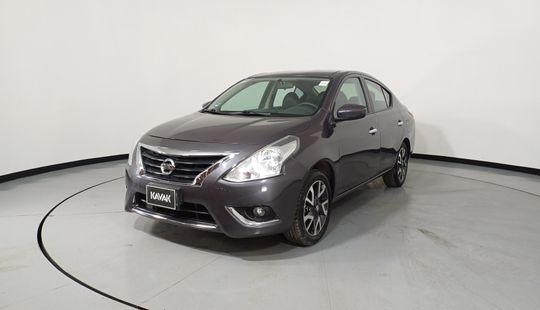 Nissan • Versa