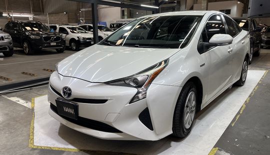 Toyota • Prius