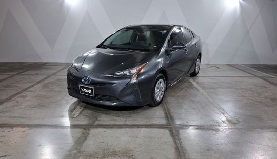 Toyota • Prius