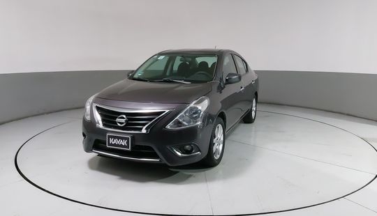 Nissan • Versa