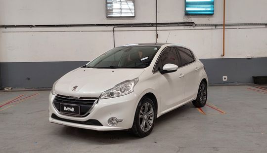 Peugeot • 208