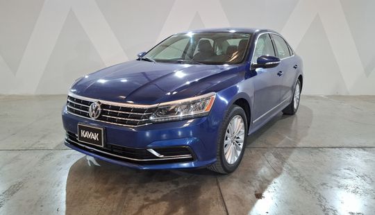 Volkswagen • Passat