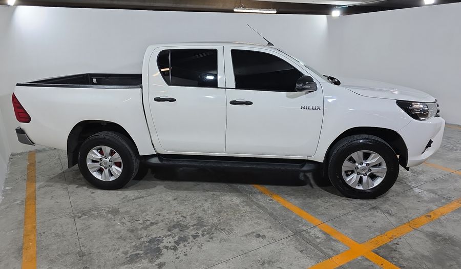 Toyota Hilux 2.7 DOBLE CABINA SR (D-CAB MID) Pickup 2018