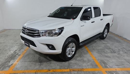 Toyota • Hilux