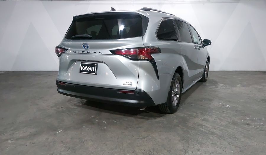 Toyota Sienna 2.5 HEV XLE AUTO Minivan 2021