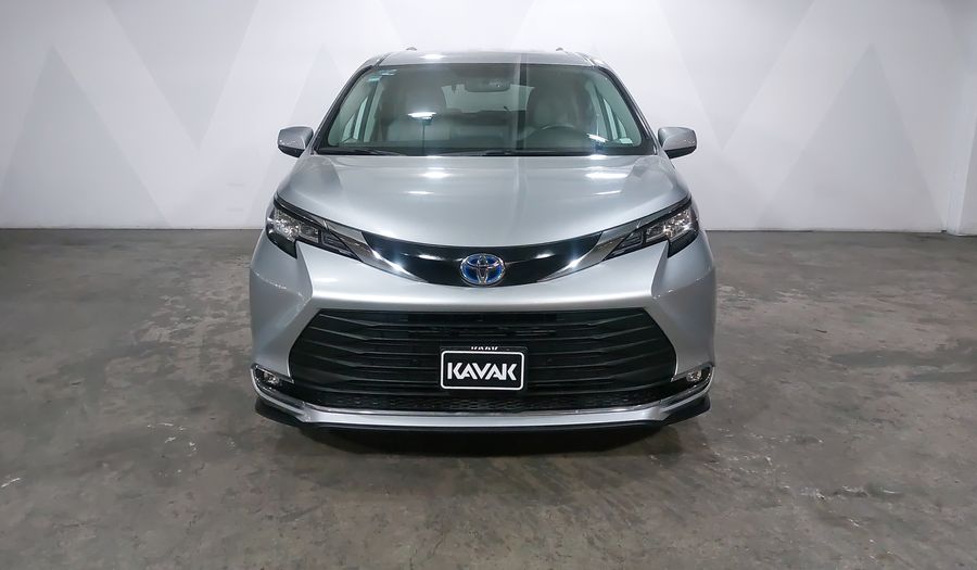 Toyota Sienna 2.5 HEV XLE AUTO Minivan 2021