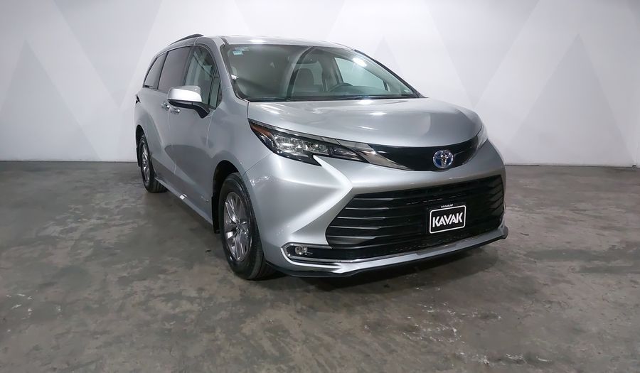 Toyota Sienna 2.5 HEV XLE AUTO Minivan 2021