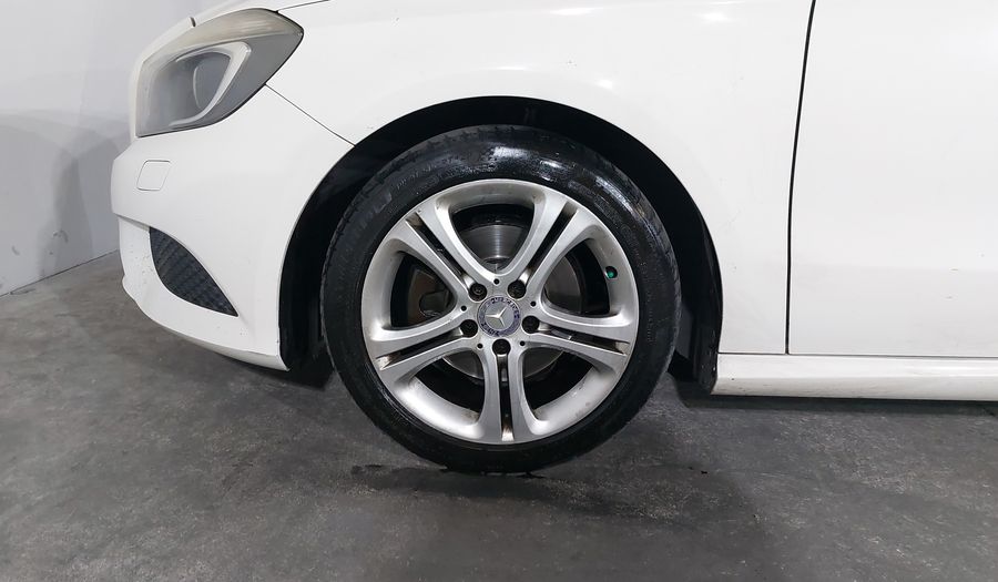 Mercedes Benz Clase A 1.6 200 CGI 7G-DCT Hatchback 2015