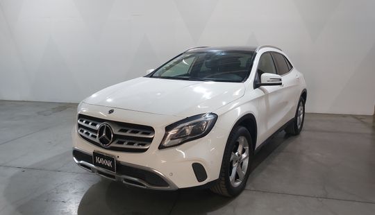 Mercedes Benz • Clase GLA