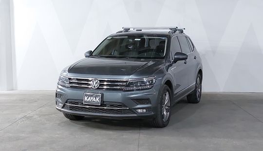 Volkswagen • Tiguan