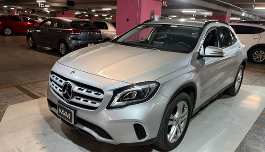 Mercedes Benz • Clase GLA