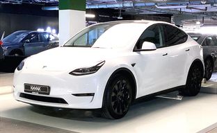 Tesla • Model Y