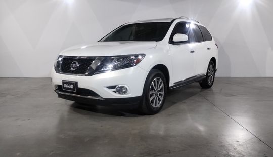 Nissan • Pathfinder