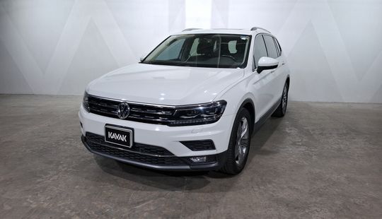 Volkswagen • Tiguan