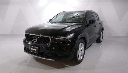 Volvo • XC40