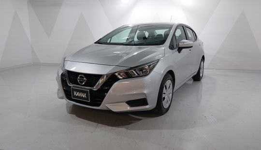 Nissan • Versa