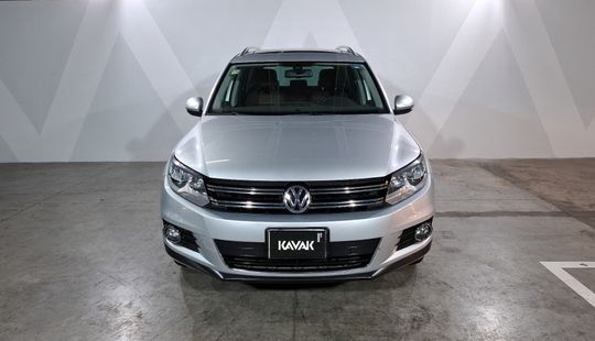 Volkswagen • Tiguan