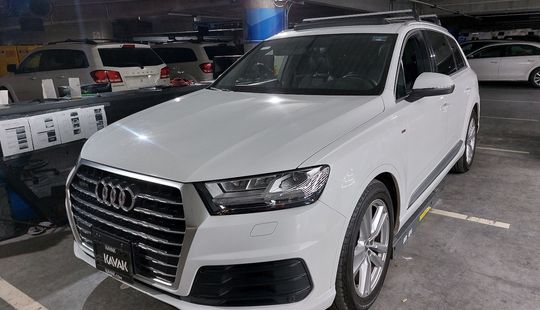 Audi • Q7