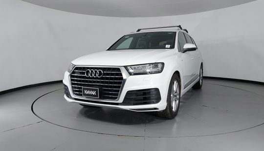 Audi • Q7