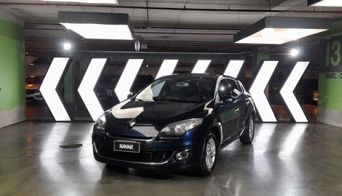 Renault Megane Iii 2.0 PRIVILEGE PH2 MT Hatchback 2013