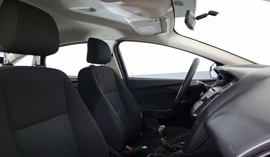Ford Focus 2.0 S MT Sedan 2015