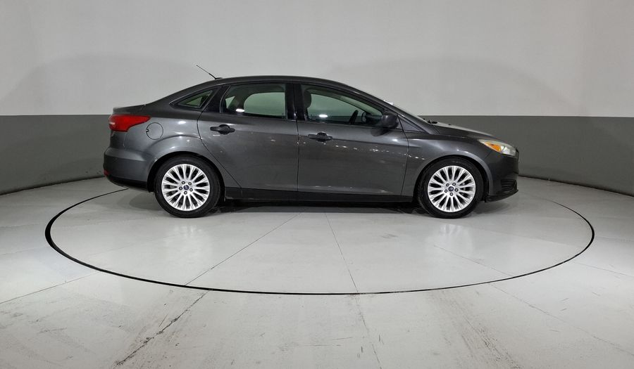 Ford Focus 2.0 S MT Sedan 2015
