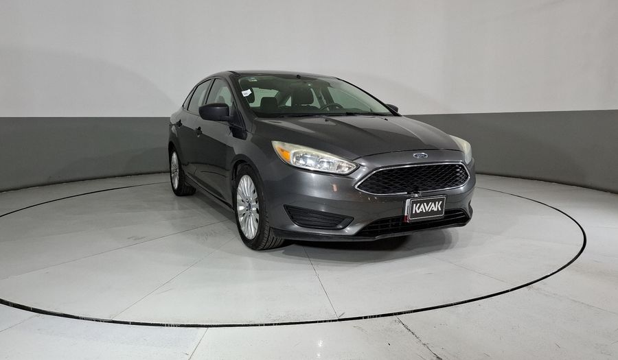 Ford Focus 2.0 S MT Sedan 2015