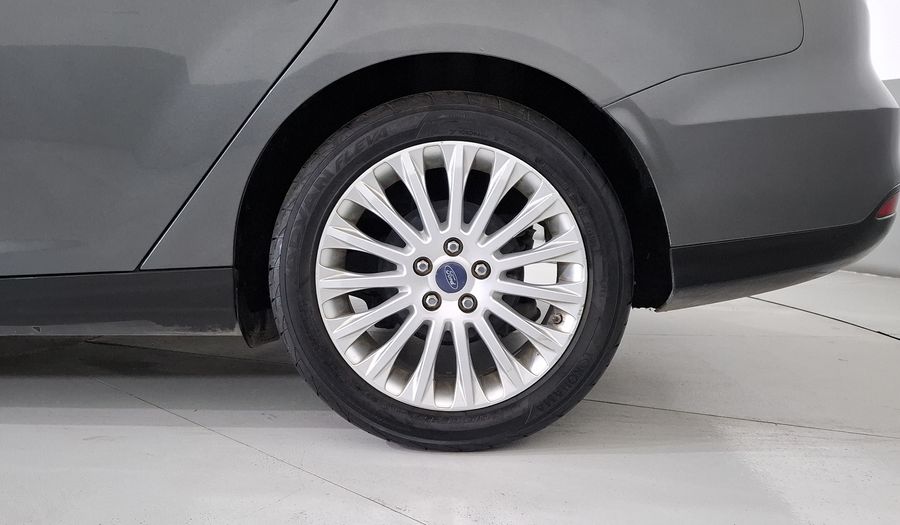 Ford Focus 2.0 S MT Sedan 2015