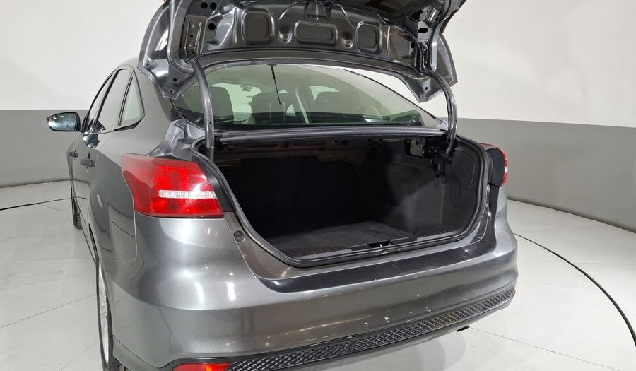 Ford Focus 2.0 S MT Sedan 2015