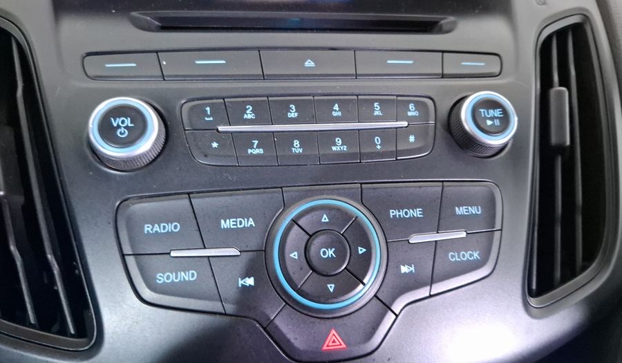 Ford Focus 2.0 S MT Sedan 2015