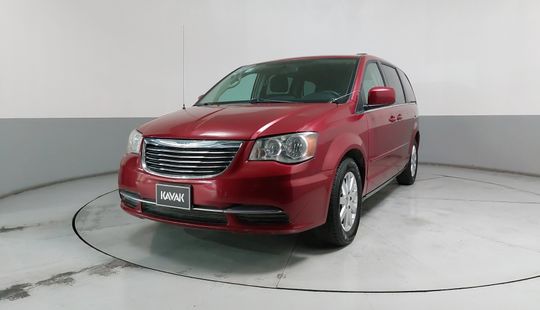 Chrysler • Town & Country