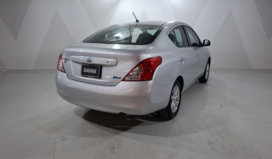 Nissan Versa 1.6 ADVANCE TM AC Sedan 2012